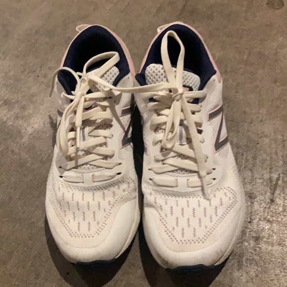 WOMENS NEW BALANCE FRESH FOAM SNEAKER - Picture 2 of 3